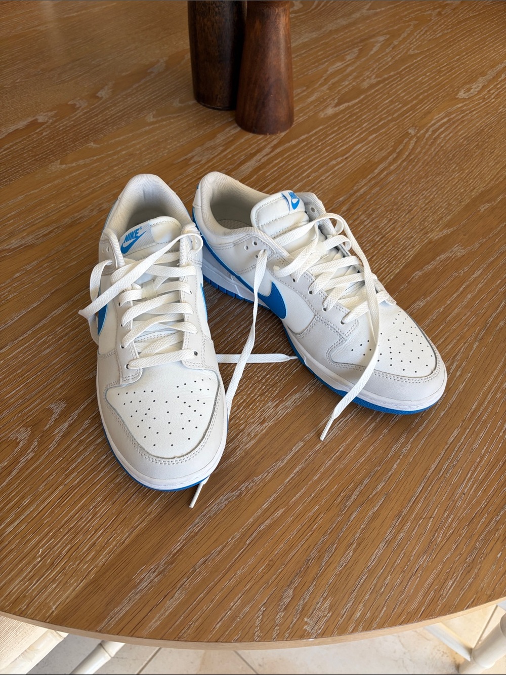 Nike White and Blue Low-Top Sneakers